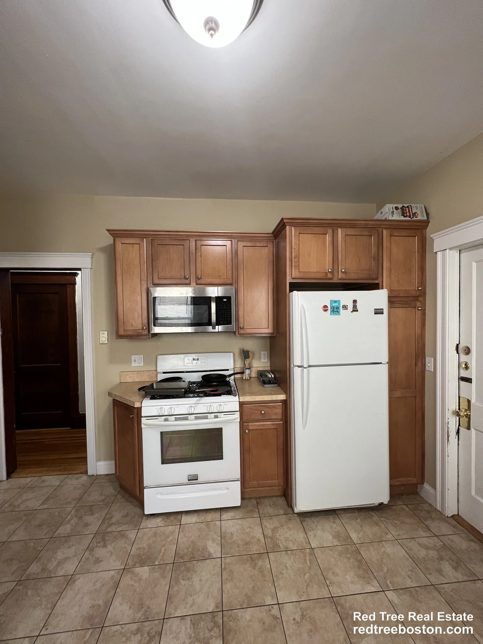 3 bed, 1 bath apartment for rent at 223 Holland St Unit 1, Teele Square — photo 7 of 11