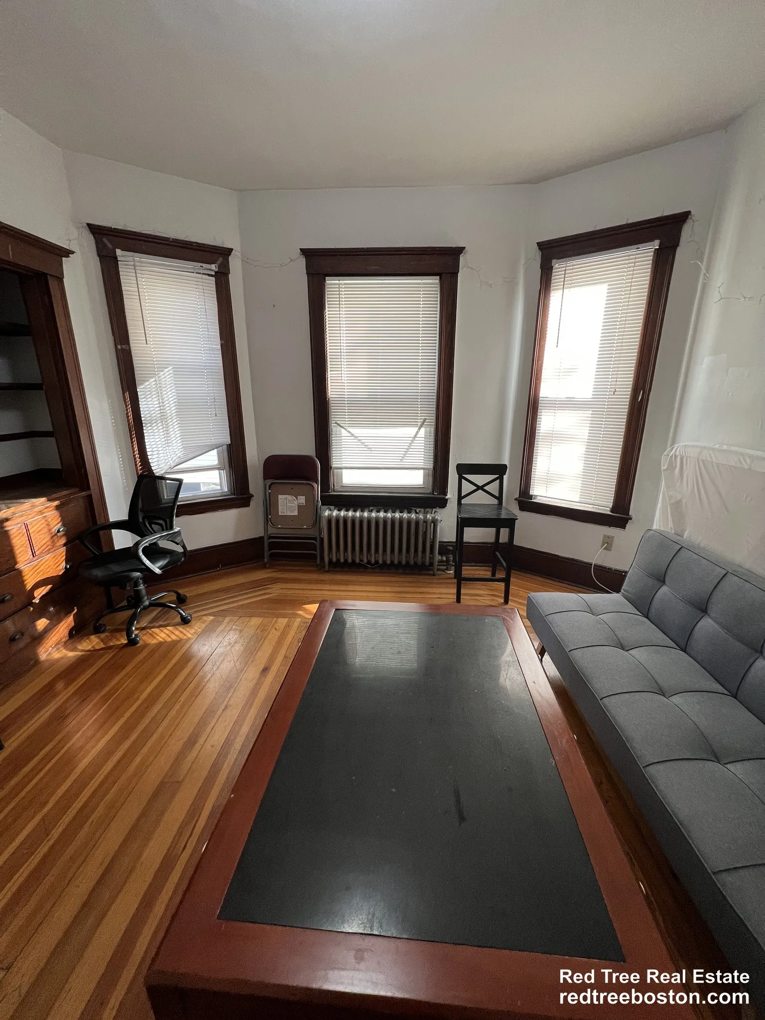 3 bed, 1 bath apartment for rent at 223 Holland St Unit 1, Teele Square