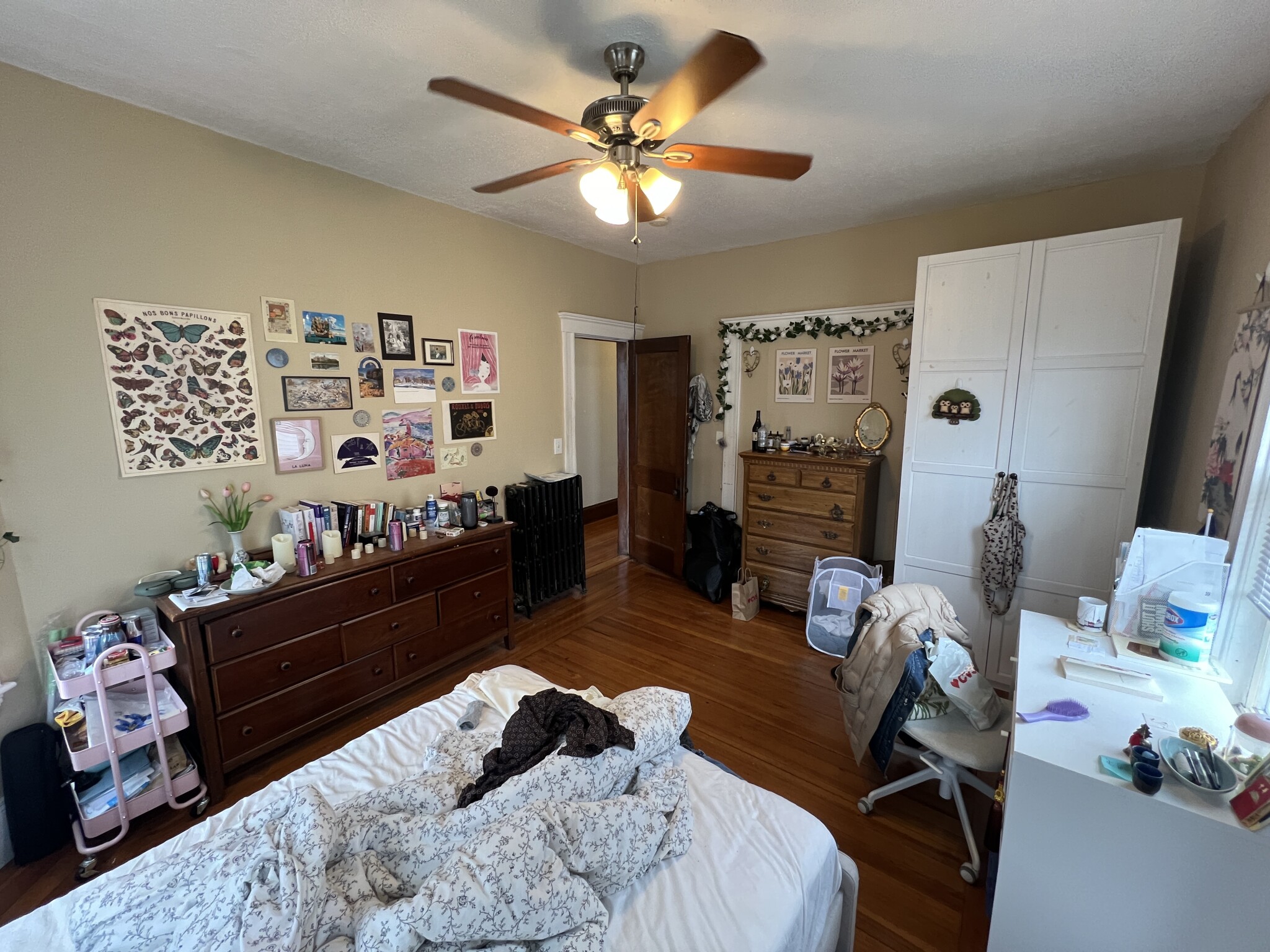 3 bed, 1 bath apartment for rent at 223 Holland St Unit 3, Teele Square — photo 3 of 23