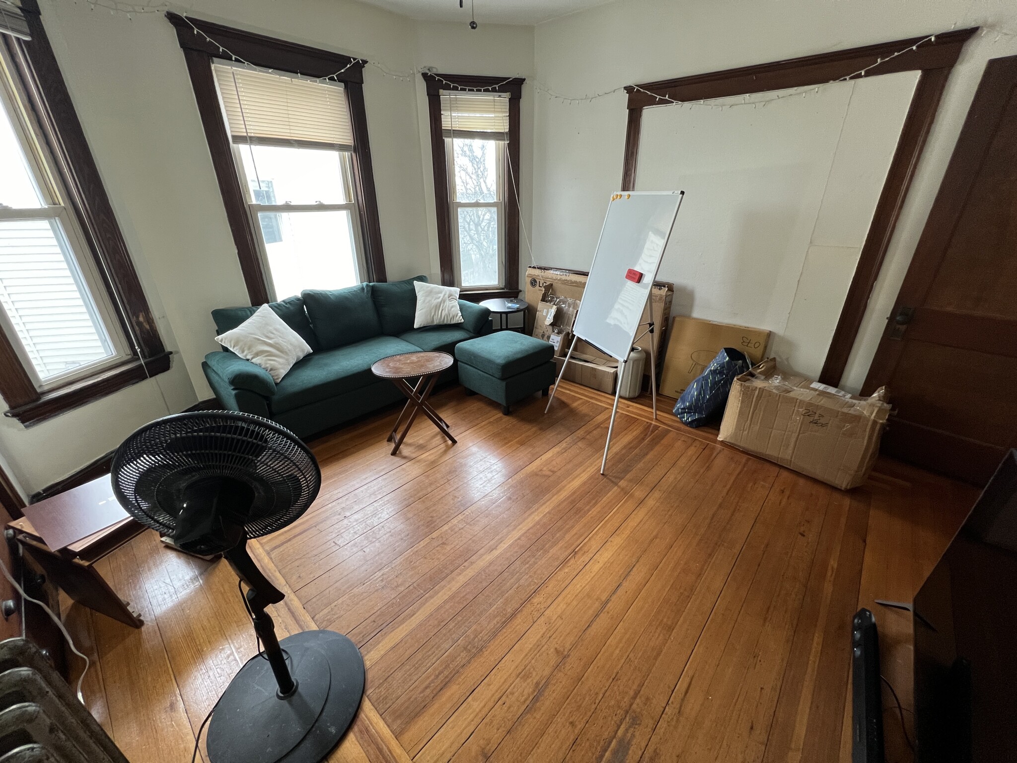 3 bed, 1 bath apartment for rent at 223 Holland St Unit 3, Teele Square — photo 8 of 23