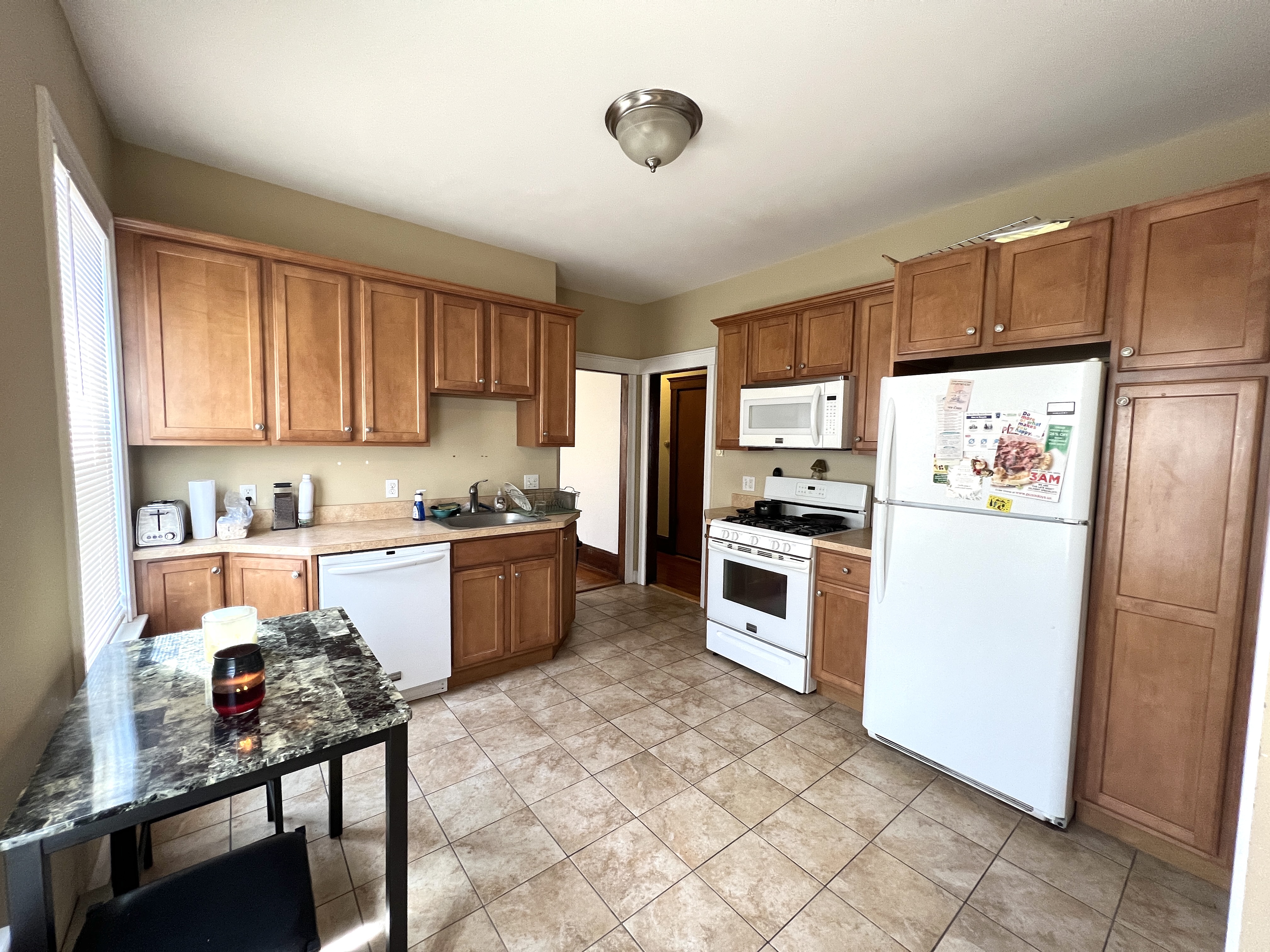 3 bed, 1 bath apartment for rent at 223 Holland St Unit 3a, Teele Square — photo 9 of 12