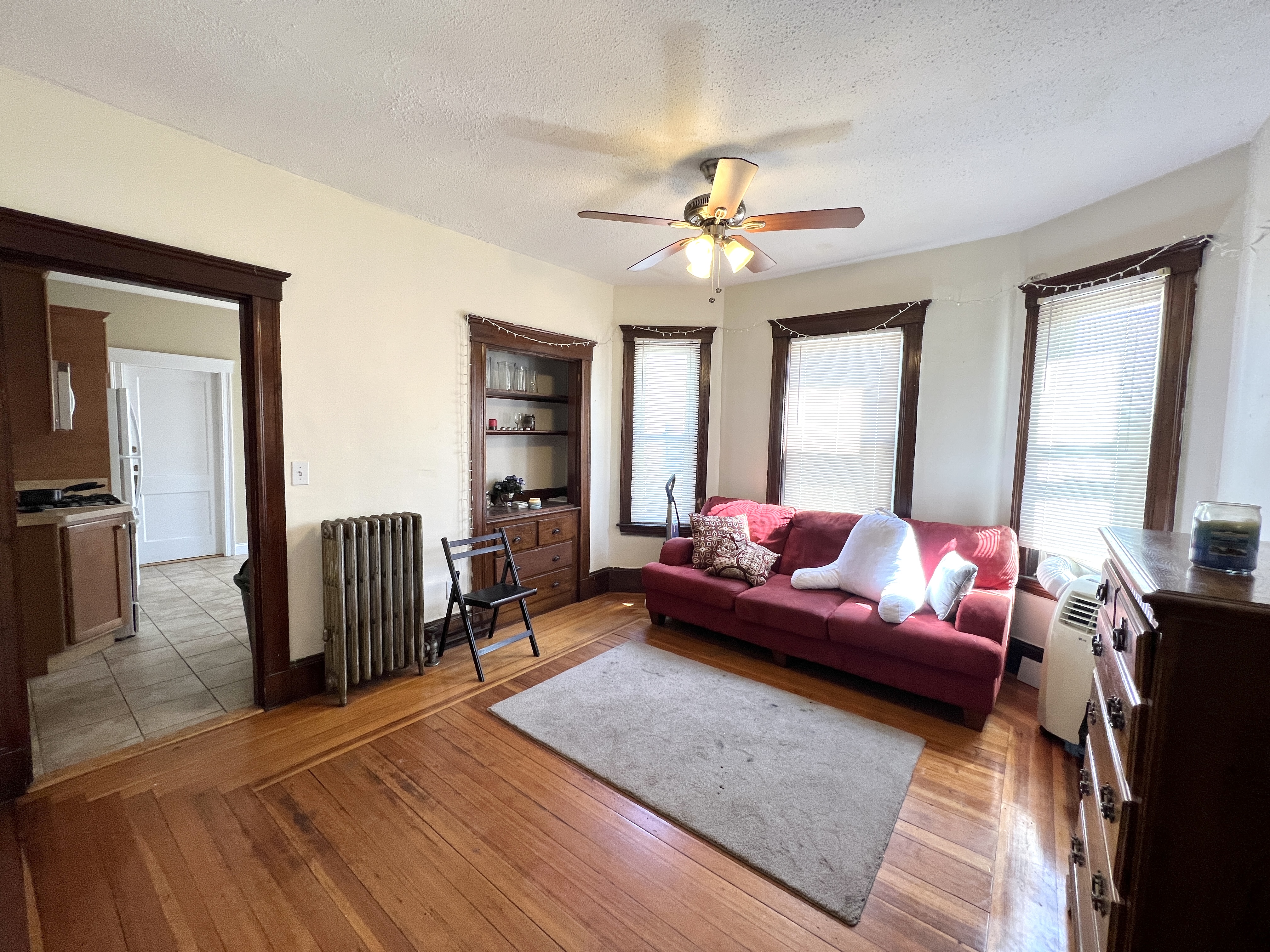 3 bed, 1 bath apartment for rent at 223 Holland St Unit 3a, Teele Square — photo 7 of 12
