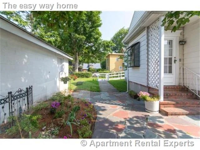 5 bed, 2 bath apartment for rent at 223 Main St Unit 1, Tufts — photo 6 of 7