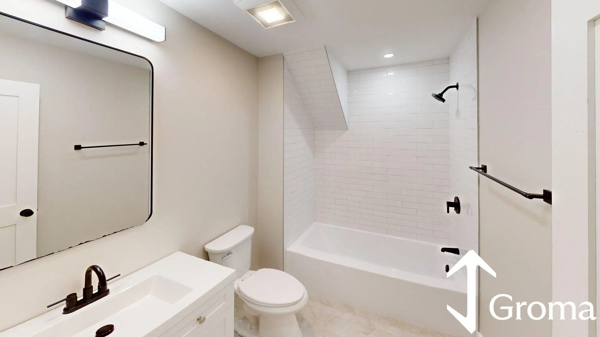 5 bed, 2 bath apartment for rent at 223 Main St Unit 2, South Medford — photo 8 of 22
