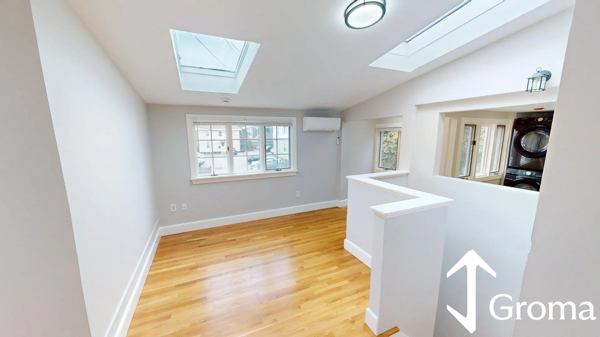 5 bed, 2 bath apartment for rent at 223 Main St Unit 2, South Medford — photo 2 of 22