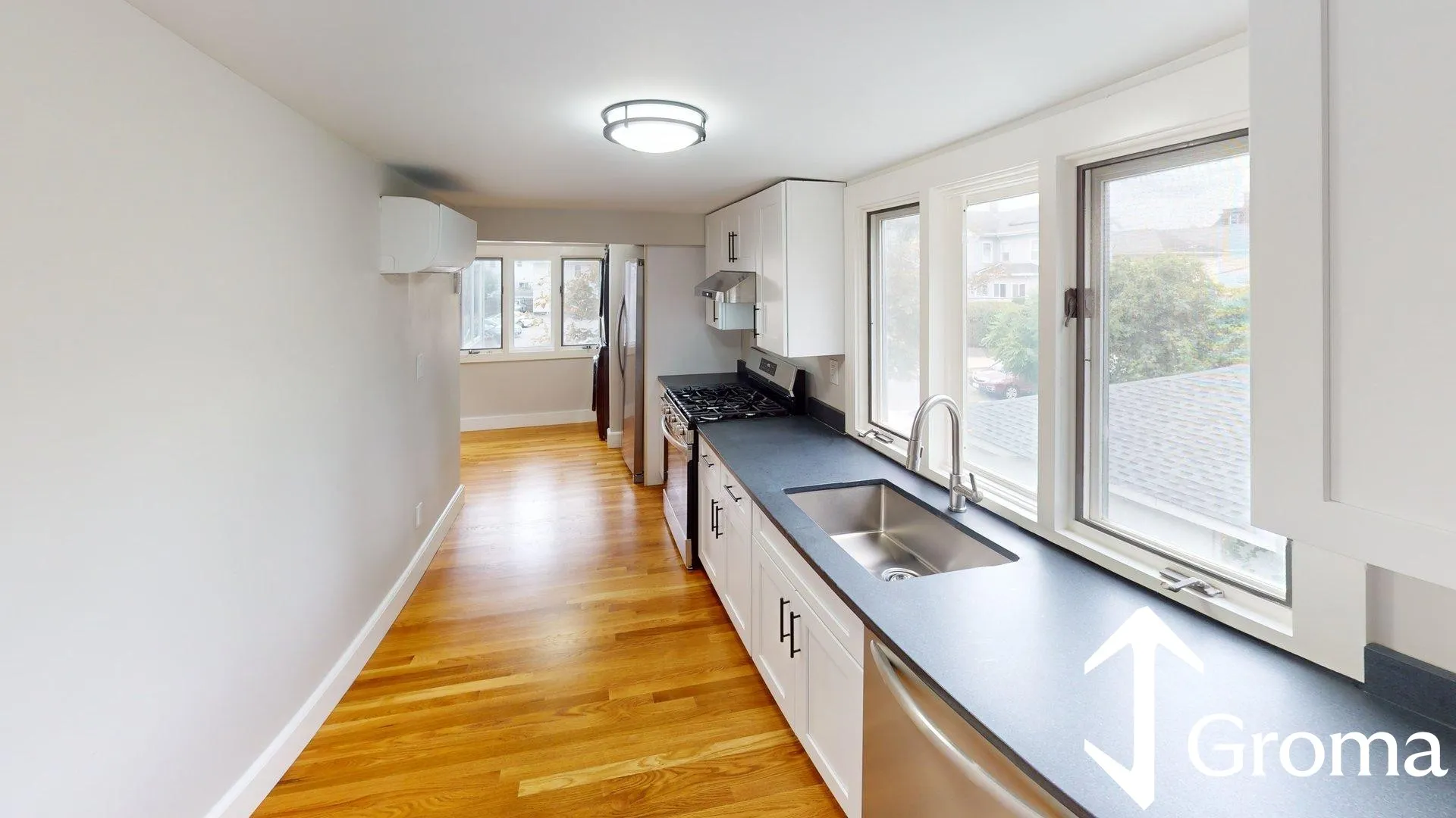 5 bed, 2 bath apartment for rent at 223 Main St Unit 2, South Medford — photo 6 of 22