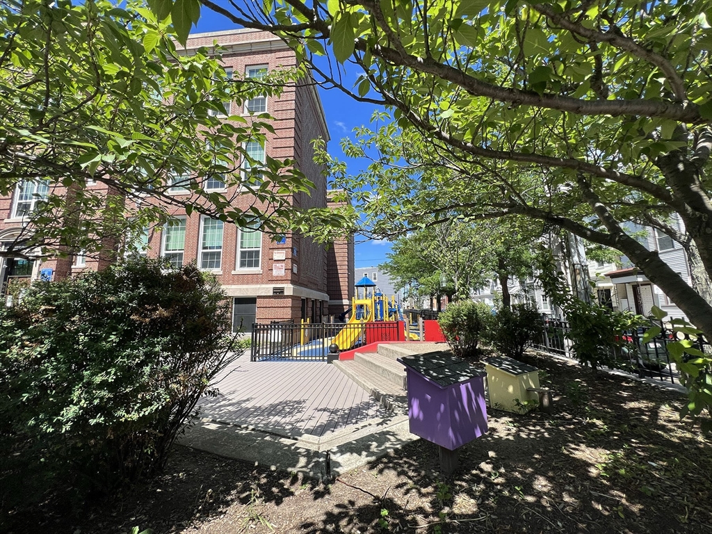 1 bed, 1 bath apartment for rent at 223 Paris St Unit 2, East Boston — photo 14 of 16