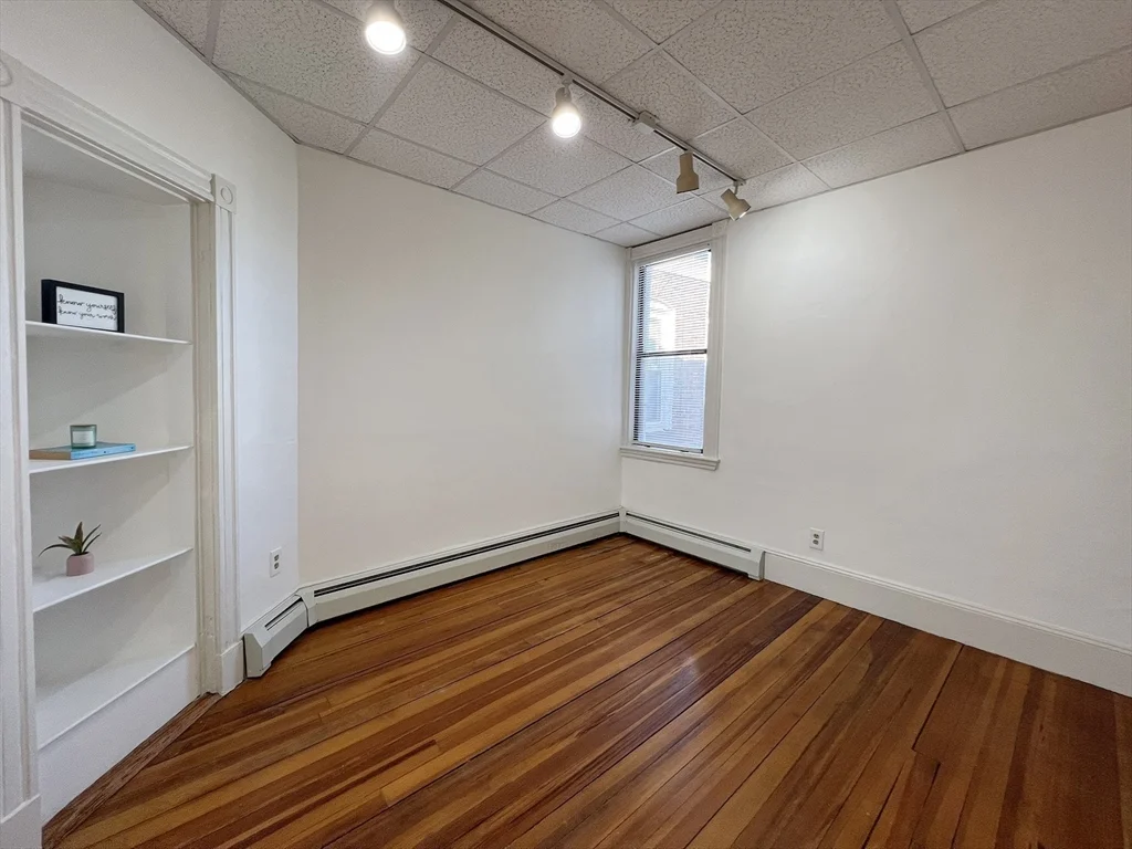 1 bed, 1 bath apartment for rent at 223 Paris St Unit 3, East Boston — photo 4 of 22