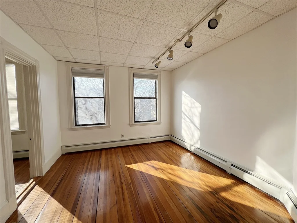 1 bed, 1 bath apartment for rent at 223 Paris St Unit 3, East Boston — photo 11 of 22