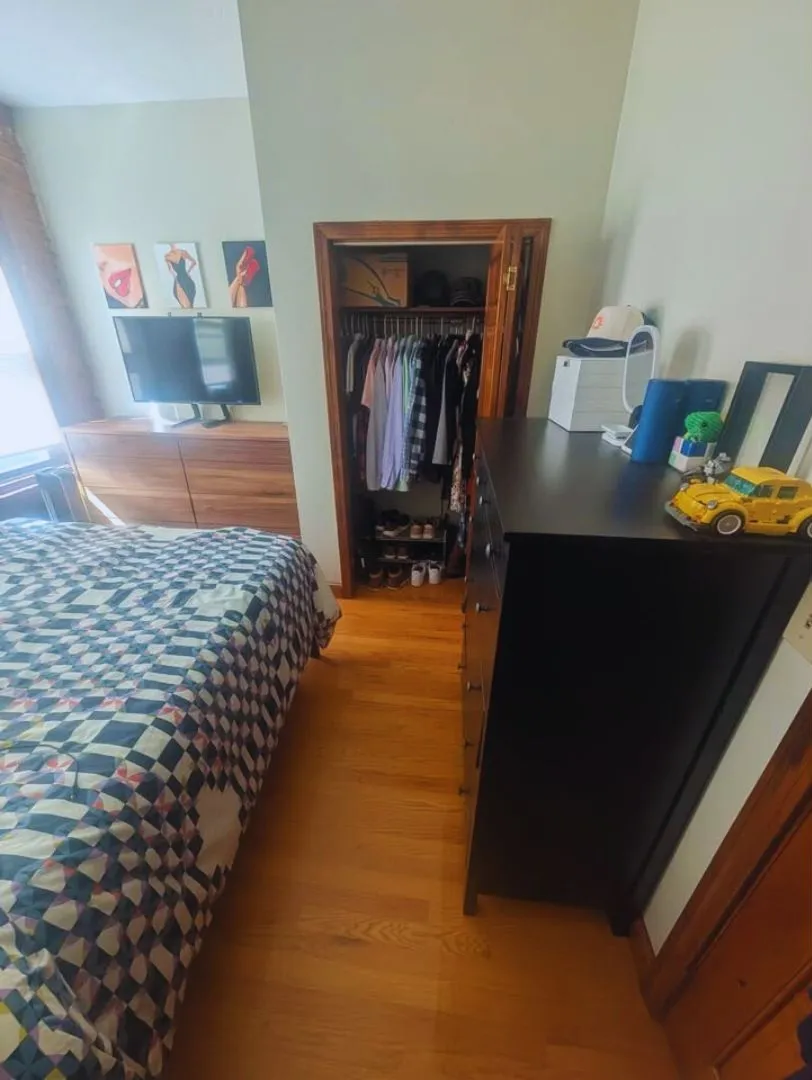 2 split bed, 1 bath apartment for rent at 223 Park Dr Unit 42, Fenway — photo 7 of 12