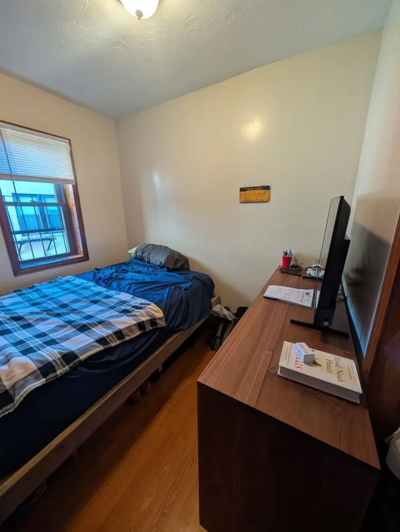 2 split bed, 1 bath apartment for rent at 223 Park Dr Unit 42, Fenway — photo 9 of 12
