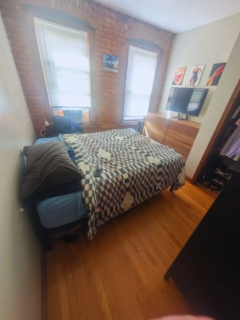 2 split bed, 1 bath apartment for rent at 223 Park Dr Unit 42, Fenway — photo 6 of 12