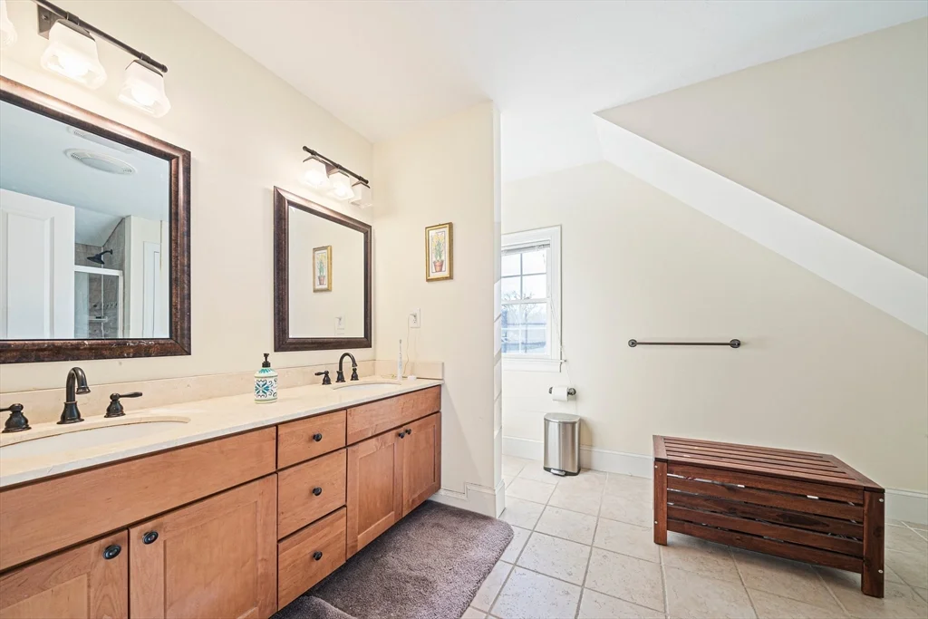 3 bed, 2 bath apartment for rent at 223 Robbins St Unit 1, Waltham — photo 16 of 22