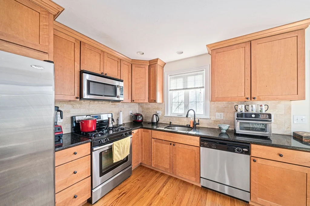 3 bed, 2 bath apartment for rent at 223 Robbins St Unit 1, Waltham — photo 9 of 22