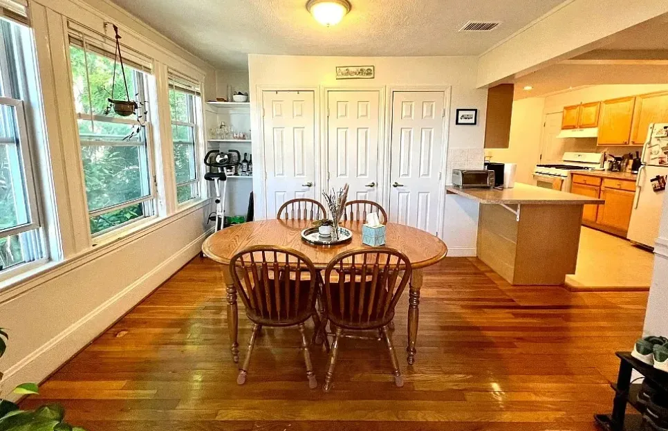 3 bed, 1 bath apartment for rent at 223 Summer St Unit 3, Spring Hill — photo 4 of 16