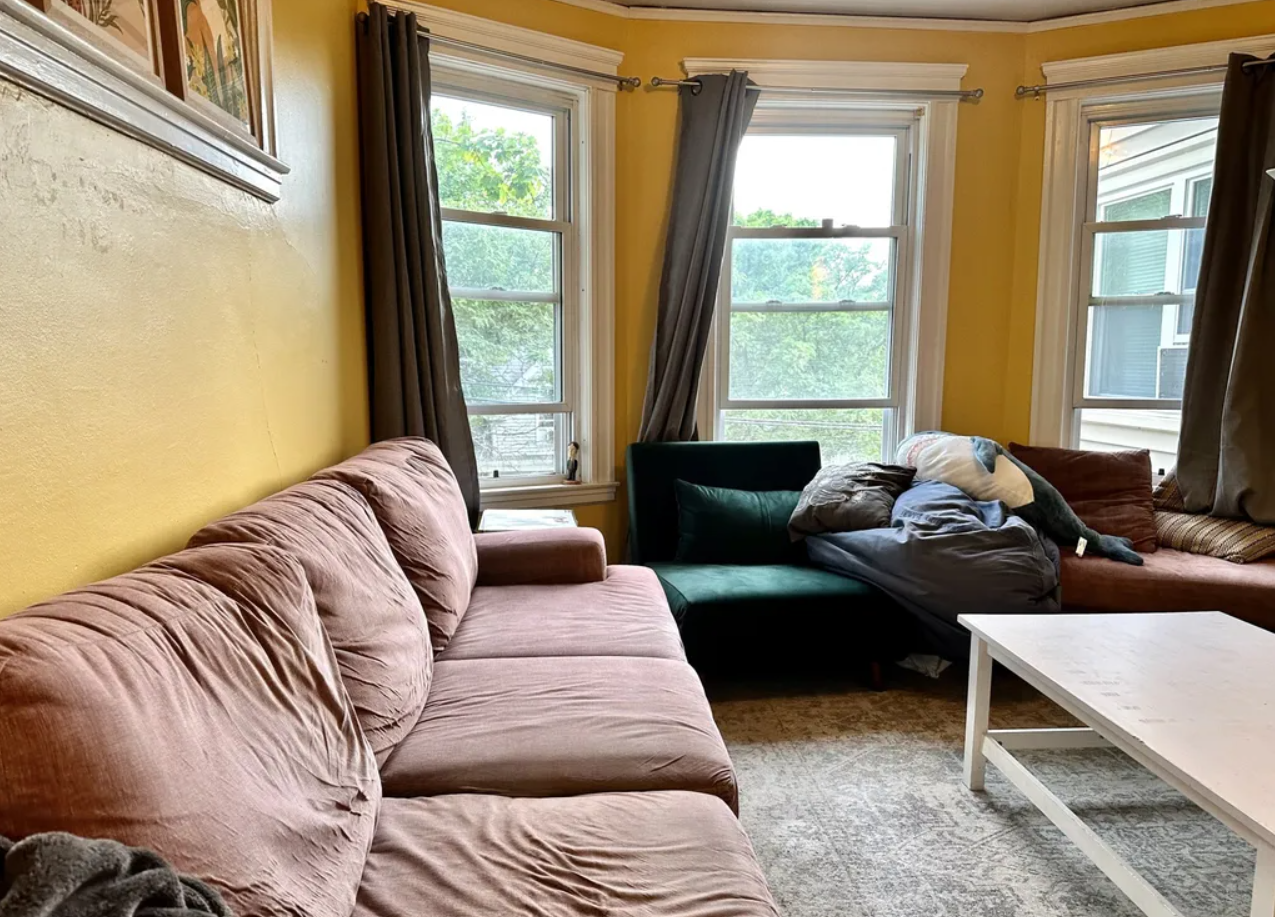 3 bed, 1 bath apartment for rent at 223 Summer St Unit 3R, Spring Hill — photo 4 of 23