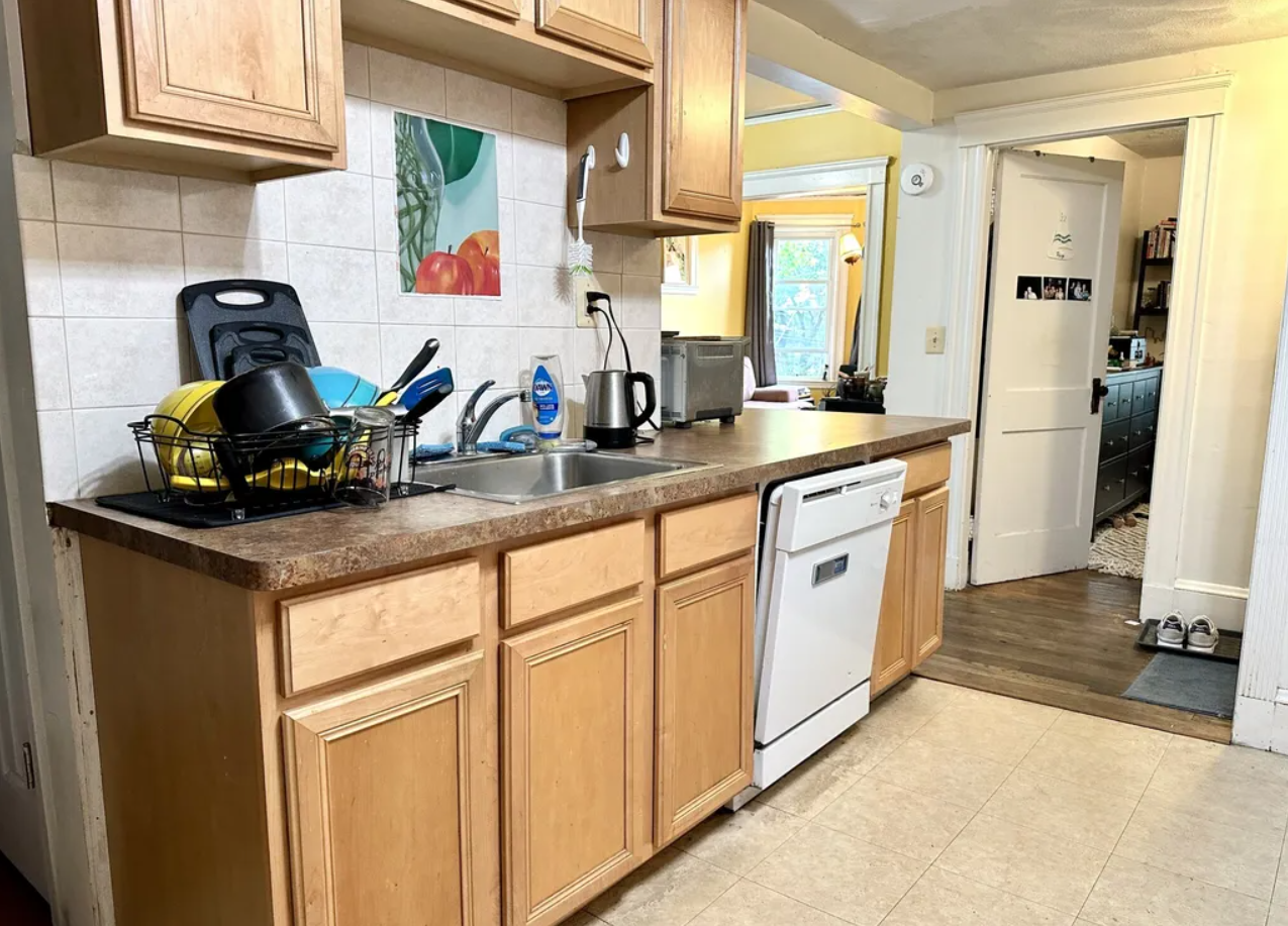 3 bed, 1 bath apartment for rent at 223 Summer St Unit 3R, Spring Hill — photo 10 of 23