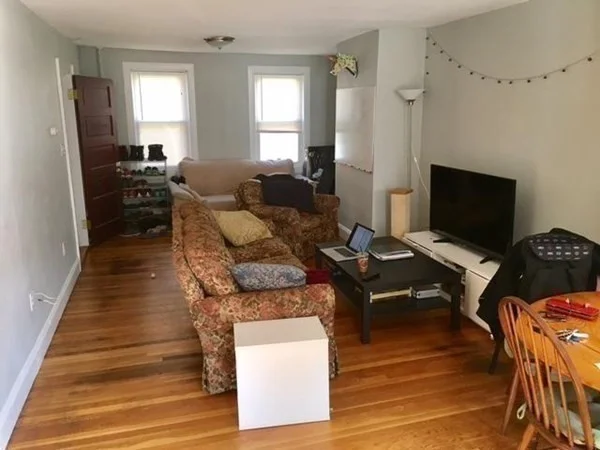 4 bed, 3 bath apartment for rent at 223 W 2nd St, South Boston — photo 5 of 5