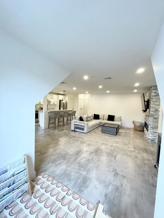 2 bed, 2 bath apartment for rent at 2239 Washington St Unit 302, Canton — photo 5 of 26