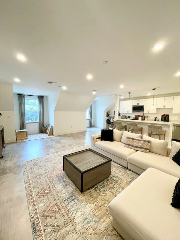 2 bed, 2 bath apartment for rent at 2239 Washington St Unit 302, Canton — photo 6 of 26