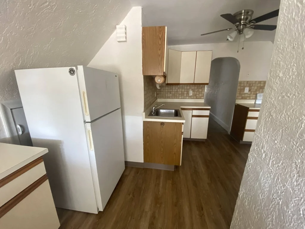 2 bed, 1 bath apartment for rent at 224-226 Harvard St Unit 3, Medford — photo 3 of 24