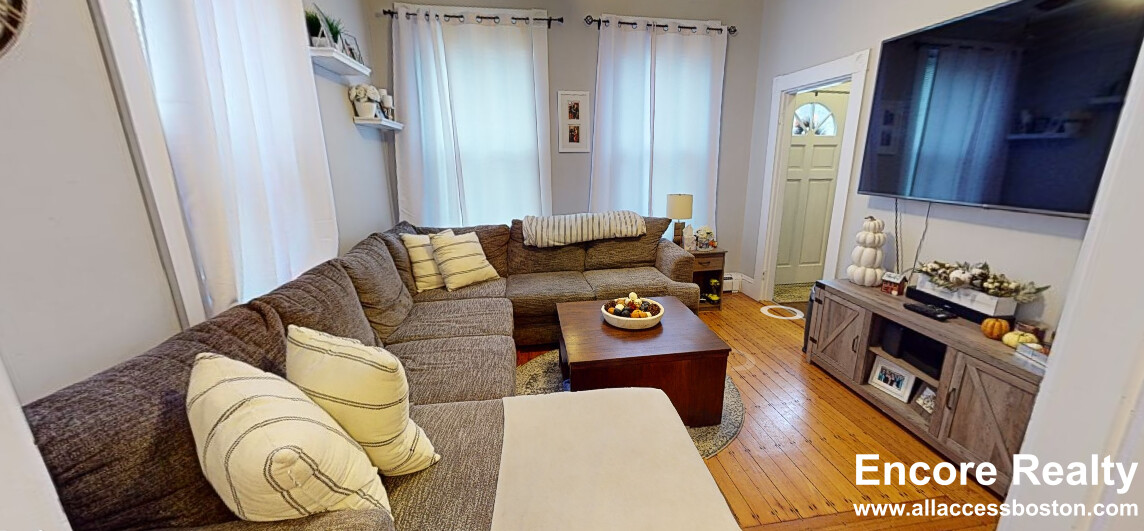 2 bed, 1 bath apartment for rent at 224 Banks St Unit 1, Riverside — photo 1 of 8