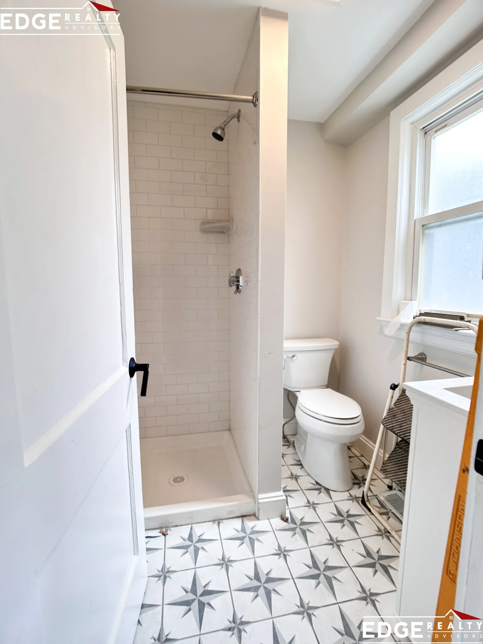 4 bed, 2 bath apartment for rent at 224 Faneuil St Unit 1, Brighton — photo 7 of 11