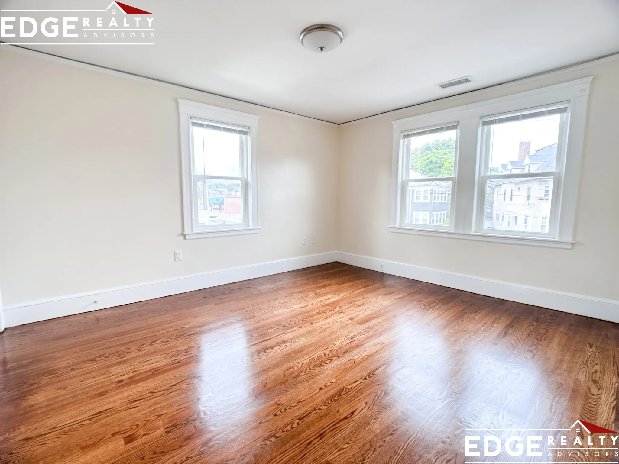 4 bed, 2 bath apartment for rent at 224 Faneuil St Unit 1, Brighton — photo 9 of 11