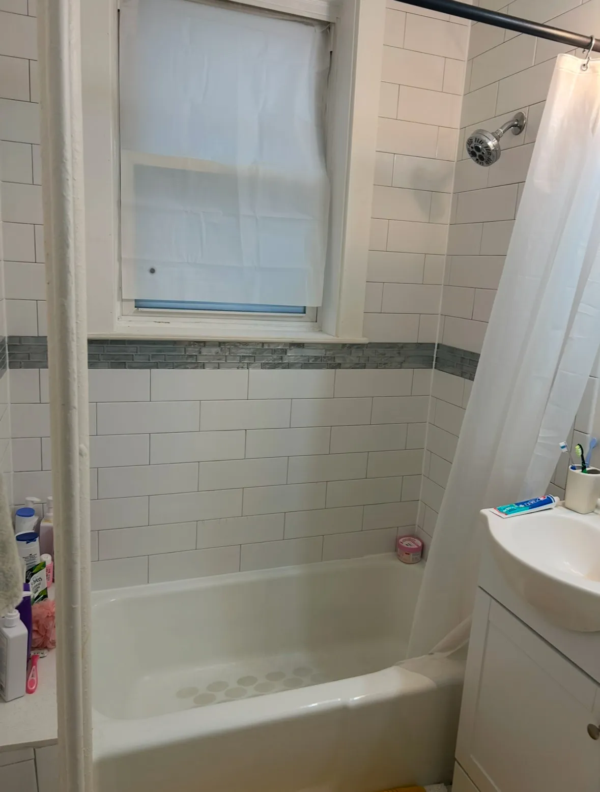 3 bed, 1 bath apartment for rent at 224 Hanover St Unit 15, North End — photo 24 of 75