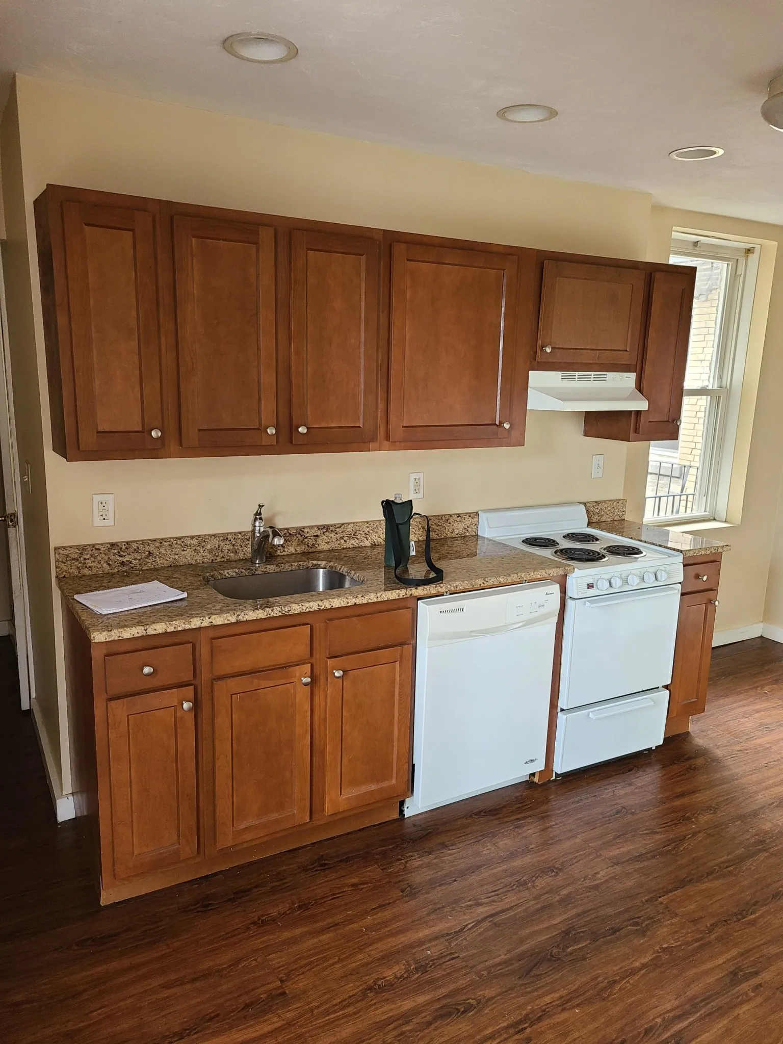 3 bed, 1 bath apartment for rent at 224 Hanover St Unit 15, North End — photo 45 of 75