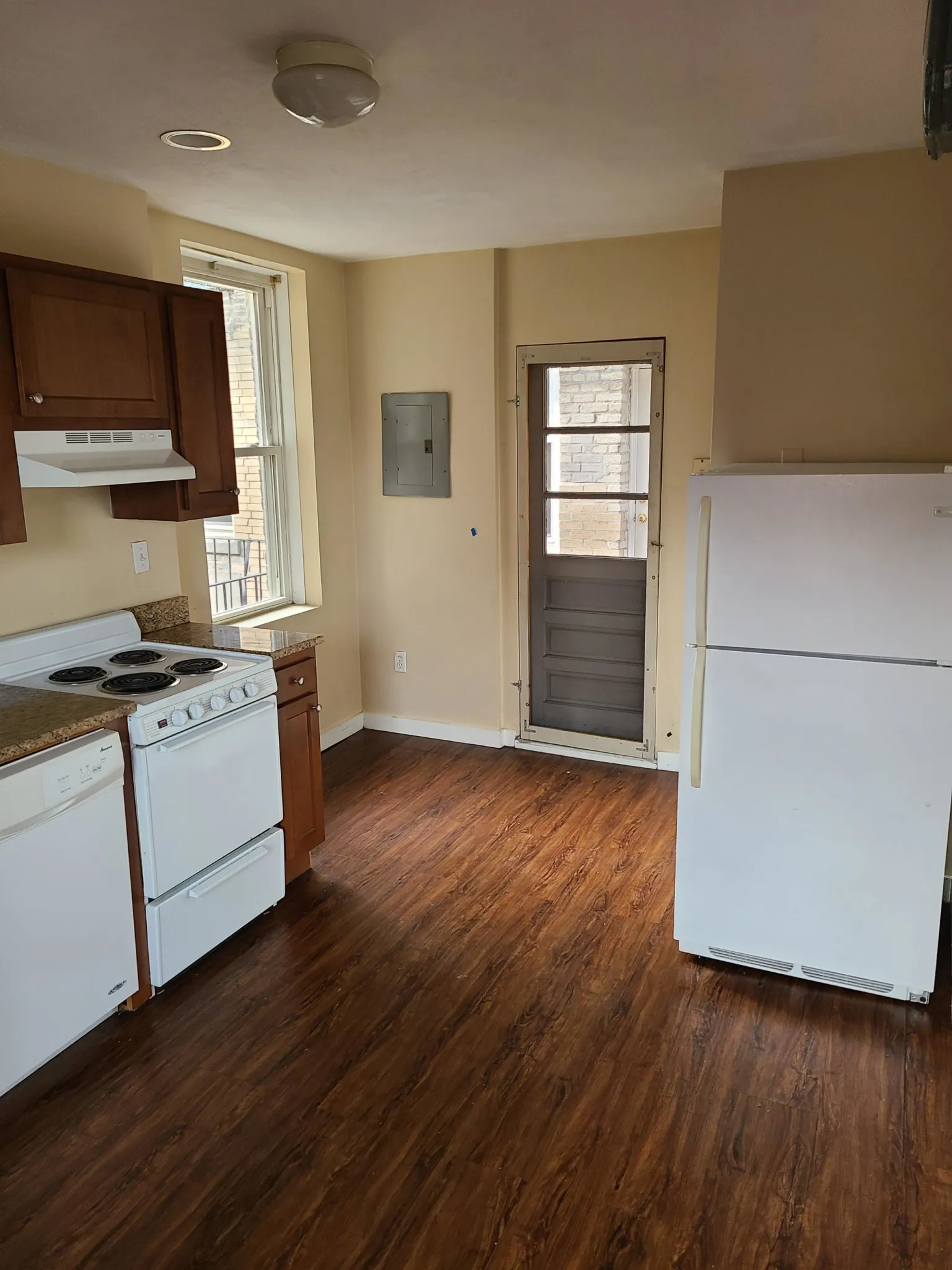 3 bed, 1 bath apartment for rent at 224 Hanover St Unit 15, North End — photo 46 of 75