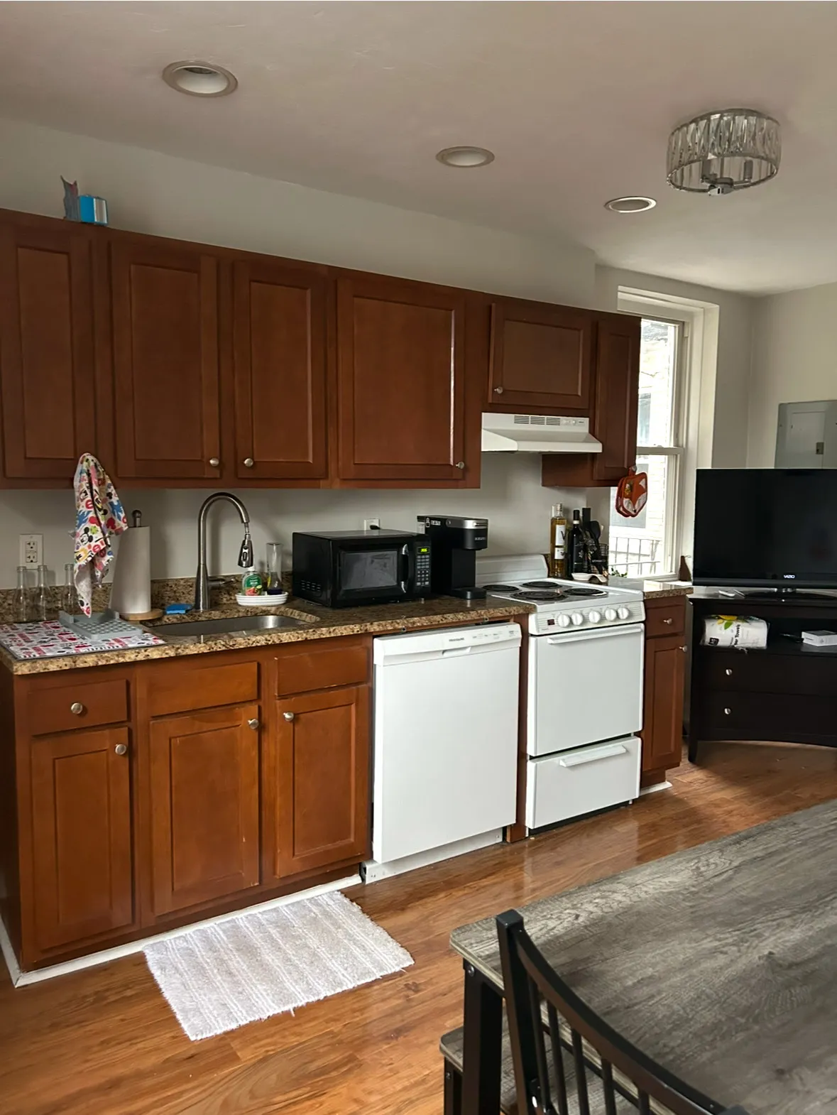 3 bed, 1 bath apartment for rent at 224 Hanover St Unit 15, North End — photo 32 of 75