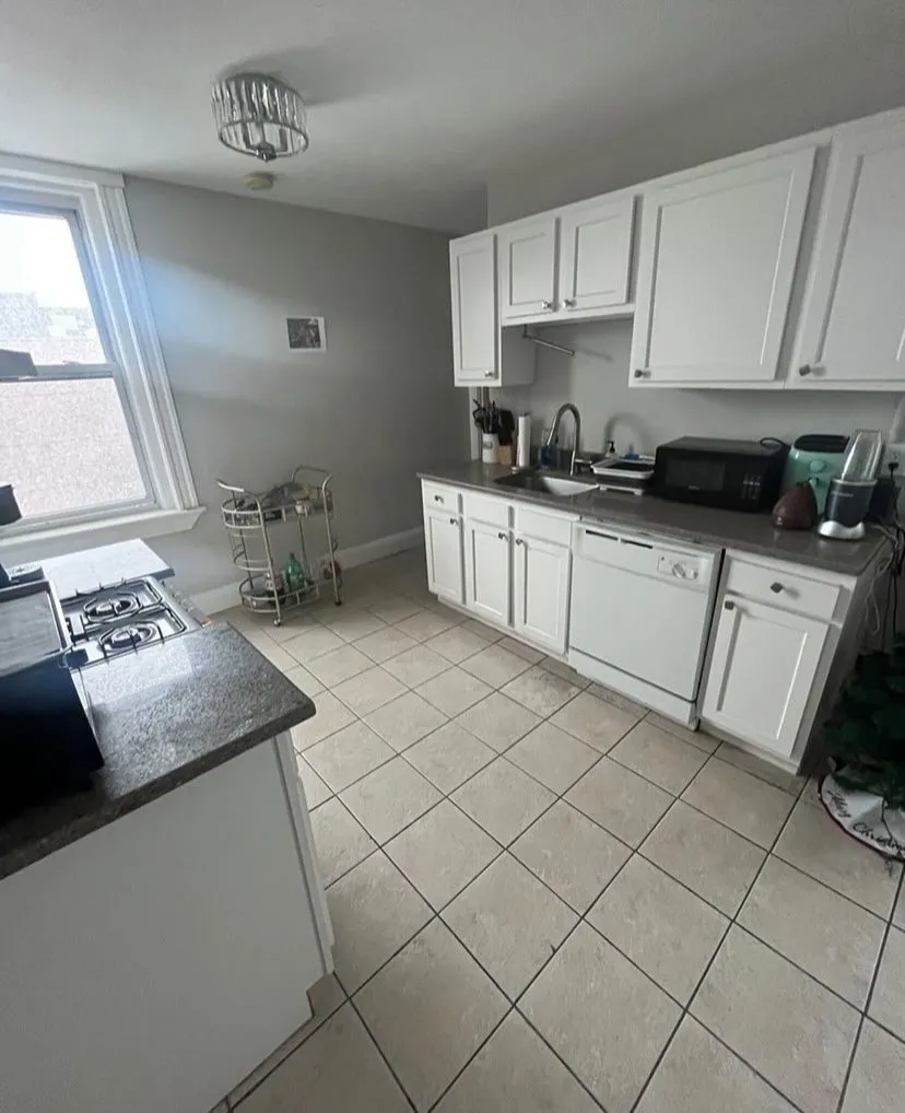 3 bed, 1 bath apartment for rent at 224 Hanover St Unit 20, North End — photo 16 of 35
