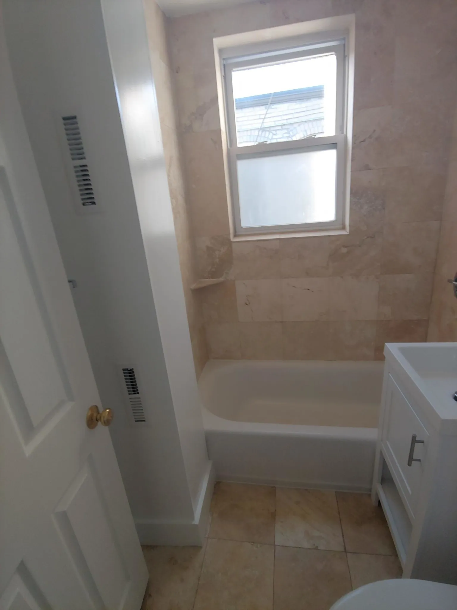3 bed, 1 bath apartment for rent at 224 Hanover St Unit 20, North End — photo 26 of 35
