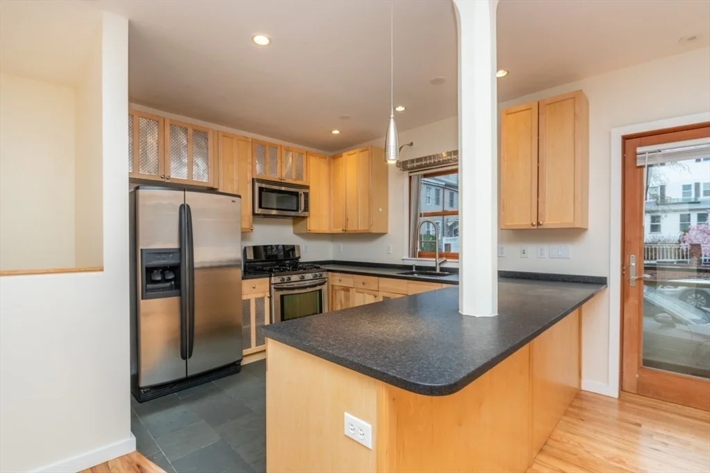 2 bed, 2 bath apartment for rent at 224 Hurley St Unit 1, Kendall Square — photo 6 of 20