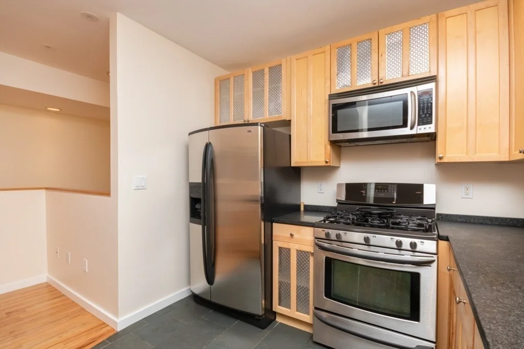 2 bed, 2 bath apartment for rent at 224 Hurley St Unit 1, Kendall Square — photo 7 of 20