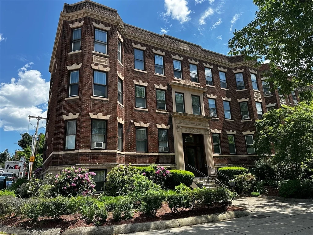 2 bed, 2 bath apartment for rent at 224 Jamaicaway Unit 3, Jamaica Plain — photo 12 of 12
