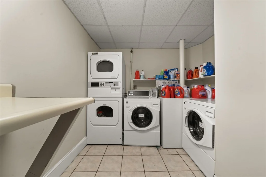 2 bed, 2 bath apartment for rent at 224 Jamaicaway Unit 3, Jamaica Plain — photo 11 of 12