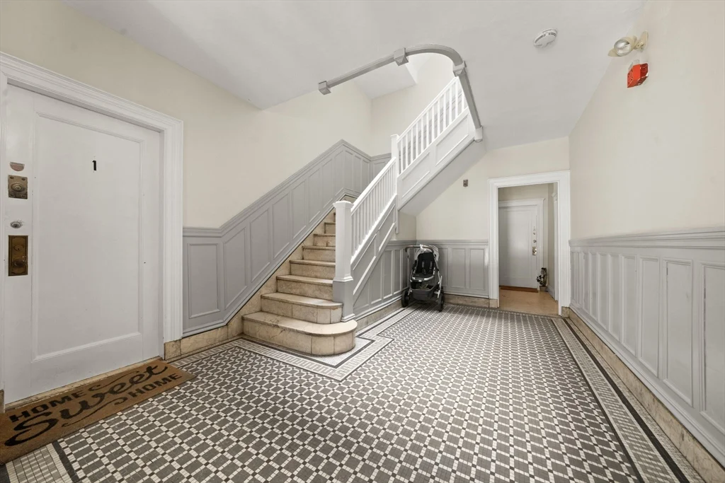 2 bed, 2 bath apartment for rent at 224 Jamaicaway Unit 3, Jamaica Plain — photo 10 of 12