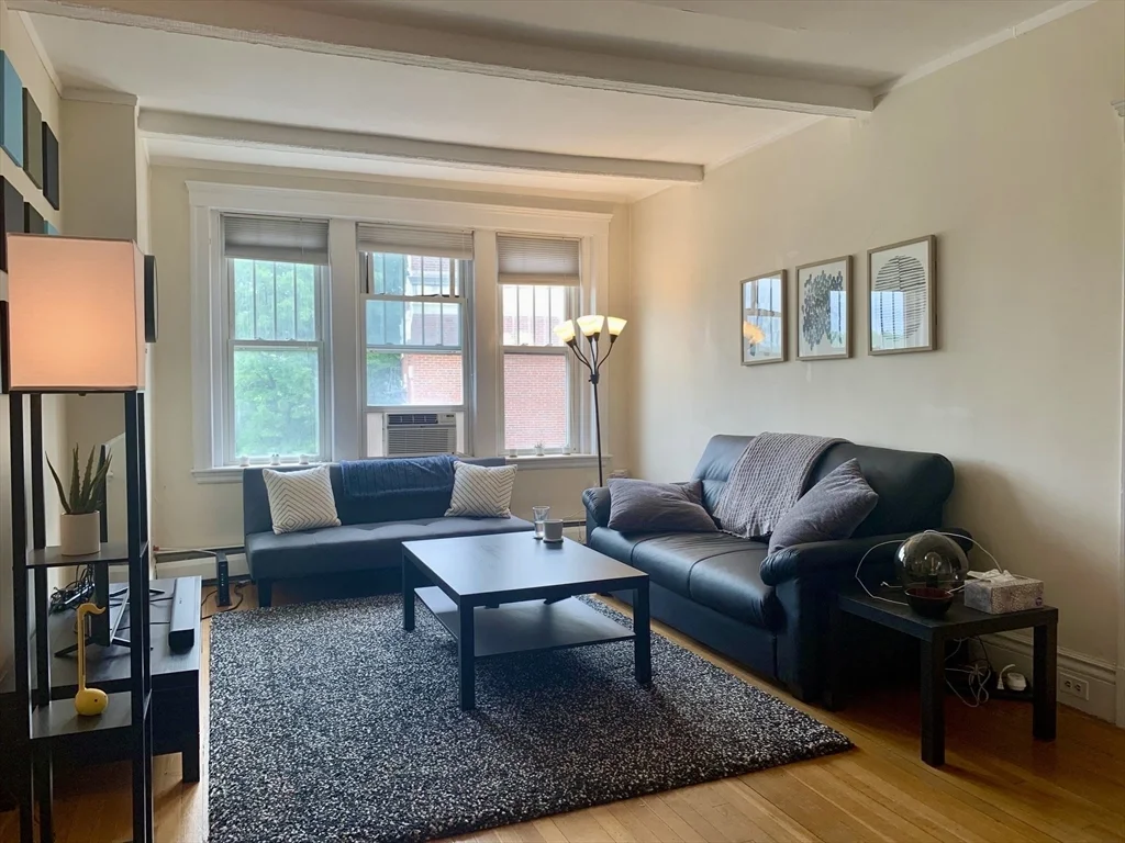 2 bed, 1 bath apartment for rent at 224 Jamaicaway Unit 7, Jamaica Plain — photo 1 of 11
