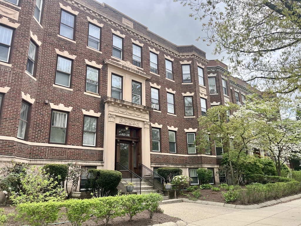 2 bed, 1 bath apartment for rent at 224 Jamaicaway Unit 9, Jamaica Plain — photo 10 of 10