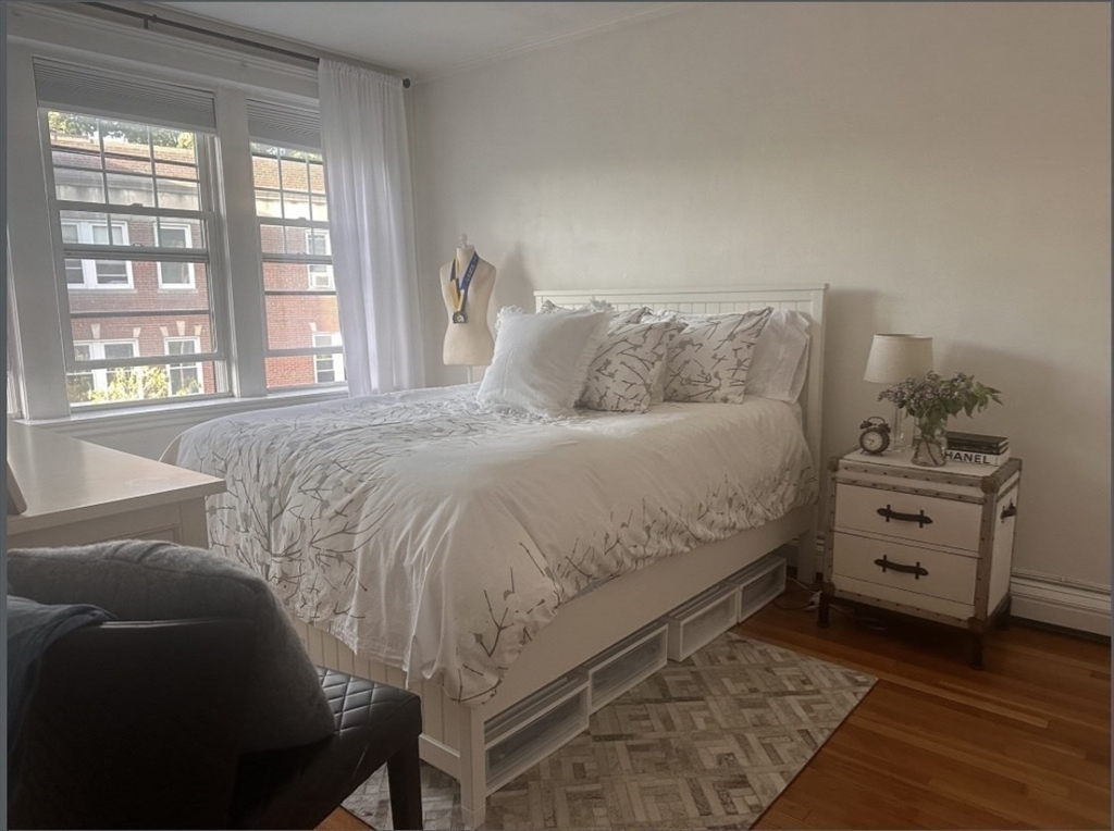 2 bed, 1 bath apartment for rent at 224 Jamaicaway Unit 9, Jamaica Plain — photo 6 of 10