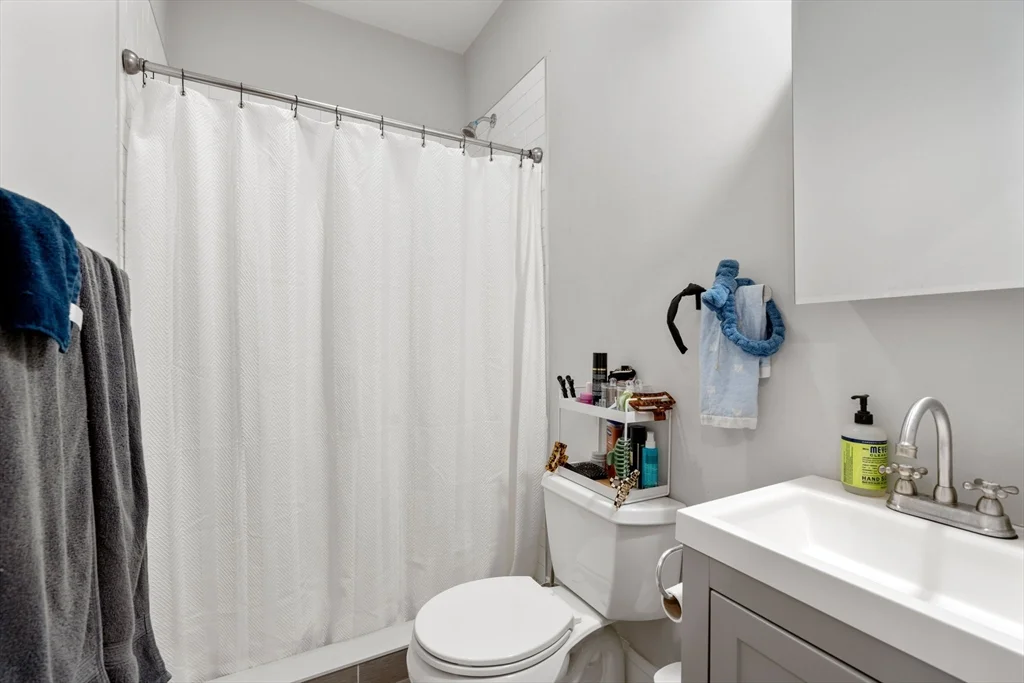 4 bed, 2 bath apartment for rent at 224 Lexington St Unit 2, East Boston — photo 7 of 14