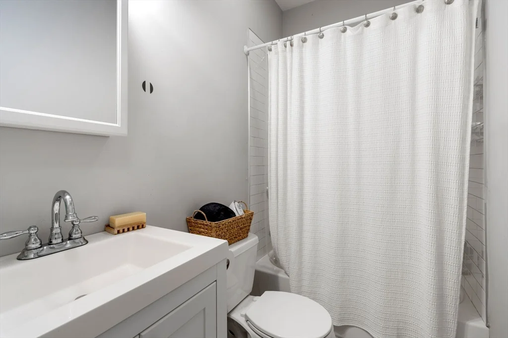 4 bed, 2 bath apartment for rent at 224 Lexington St Unit 2, East Boston — photo 6 of 14