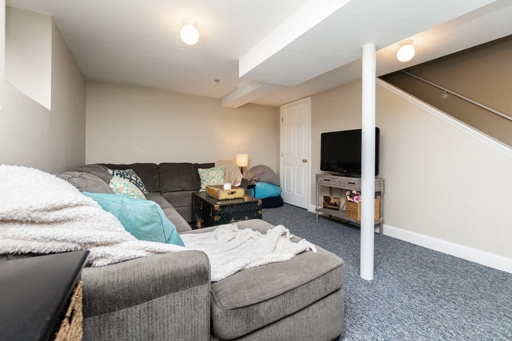 2 bed, 1 bath apartment for rent at 224 Salem St Unit 5, Medford — photo 23 of 31