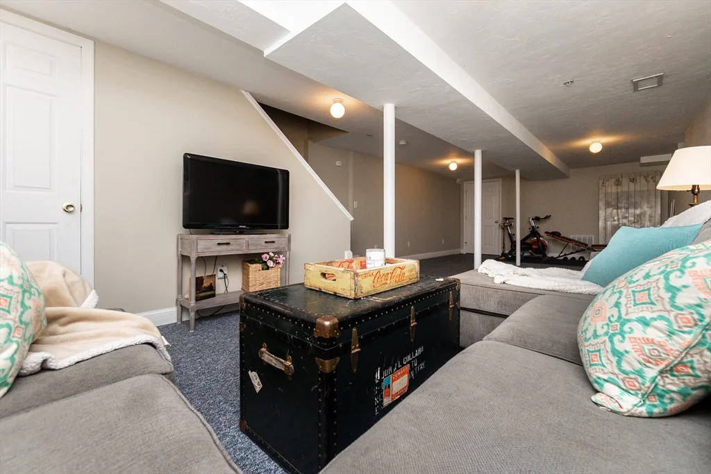 2 bed, 1 bath apartment for rent at 224 Salem St Unit 5, Medford — photo 24 of 31