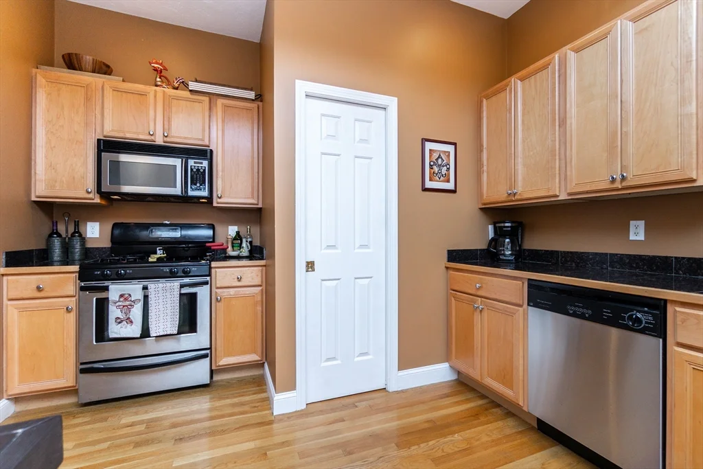 2 bed, 1 bath apartment for rent at 224 Salem St Unit 5, Medford — photo 5 of 31
