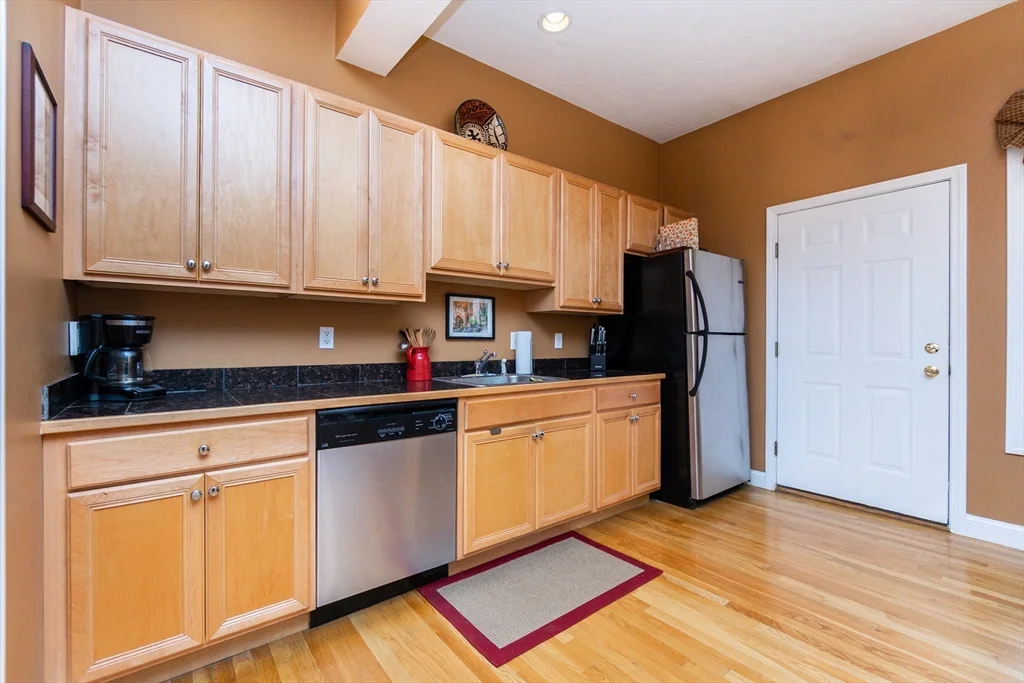 2 bed, 1 bath apartment for rent at 224 Salem St Unit 5, Medford — photo 2 of 31