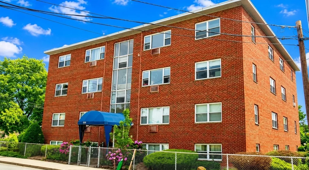 2 bed, 1 bath apartment for rent at 225 Baker Unit 44, West Roxbury