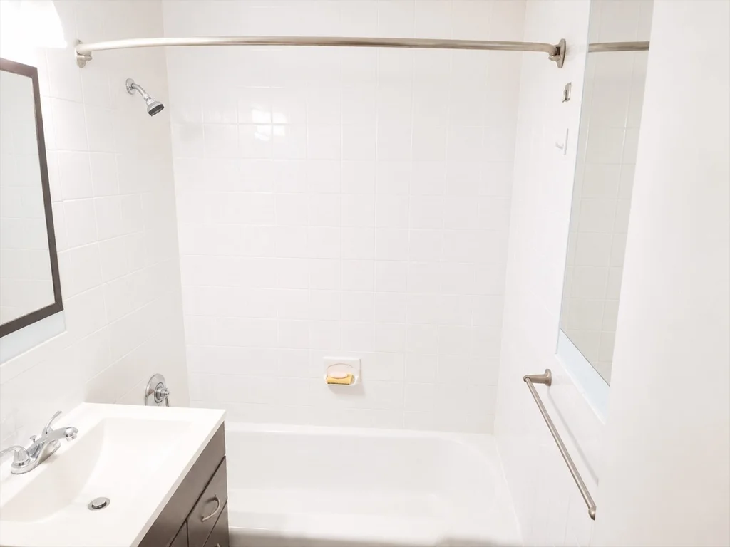 2 bed, 1 bath apartment for rent at 225 Baker Unit 44, West Roxbury — photo 17 of 24